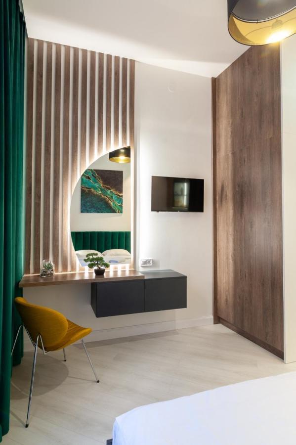 Зелені Апартаменти Біля Оперного Театру Flat In The City Center 利沃夫 外观 照片